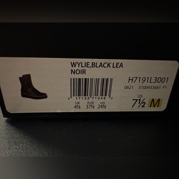 Naturalizer Black Leather Chelsea platform wedge boots, 7.5 - Picture 7 of 8